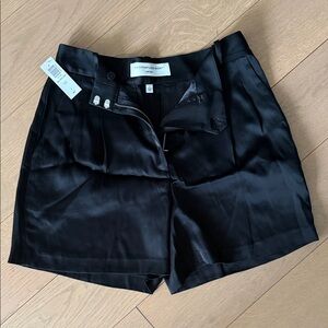 NWT Aritzia Effotless shorts - satin